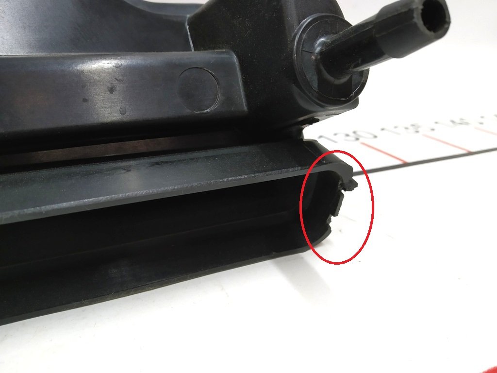14 Dyfuzor wlotu powietrza do uszkodzonego filtra Tesla model S REST 1060466-00-С